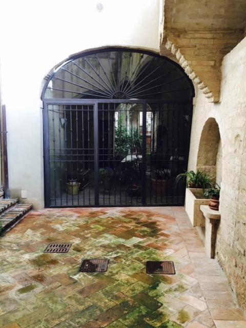 Antica Foligno 1600 Magic Apartment מראה חיצוני תמונה